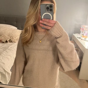 Stickad tröja - Jättefin sticka tröja från & other stories