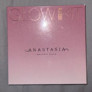 Anastasia Highlight  - jag har använda en gång bara✨ 