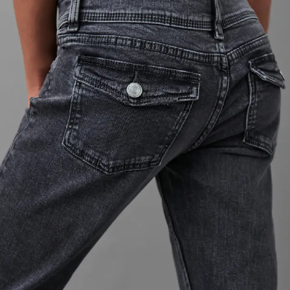 Jätte snygga jeans i storlek 152💕 nersydda ( skriv privat för bilder på mina)💕. Jeans & Byxor.