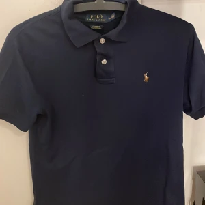 Polo Ralph Lauren stl M 10-12 år - Ralph Lauren stl M 10-12 år