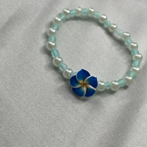 🐬🦋🫐💙🐚🌸 - Egengjort armband som är gjort på elastisk tråd så passar dom flesta 🌸kan även göras i speciella storlekar vid intresse🌸köp gärna via köp nu