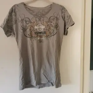 T-shirt från hard rock cafe i memphis Storl L Oanvänd Katt finns i hemmet 
