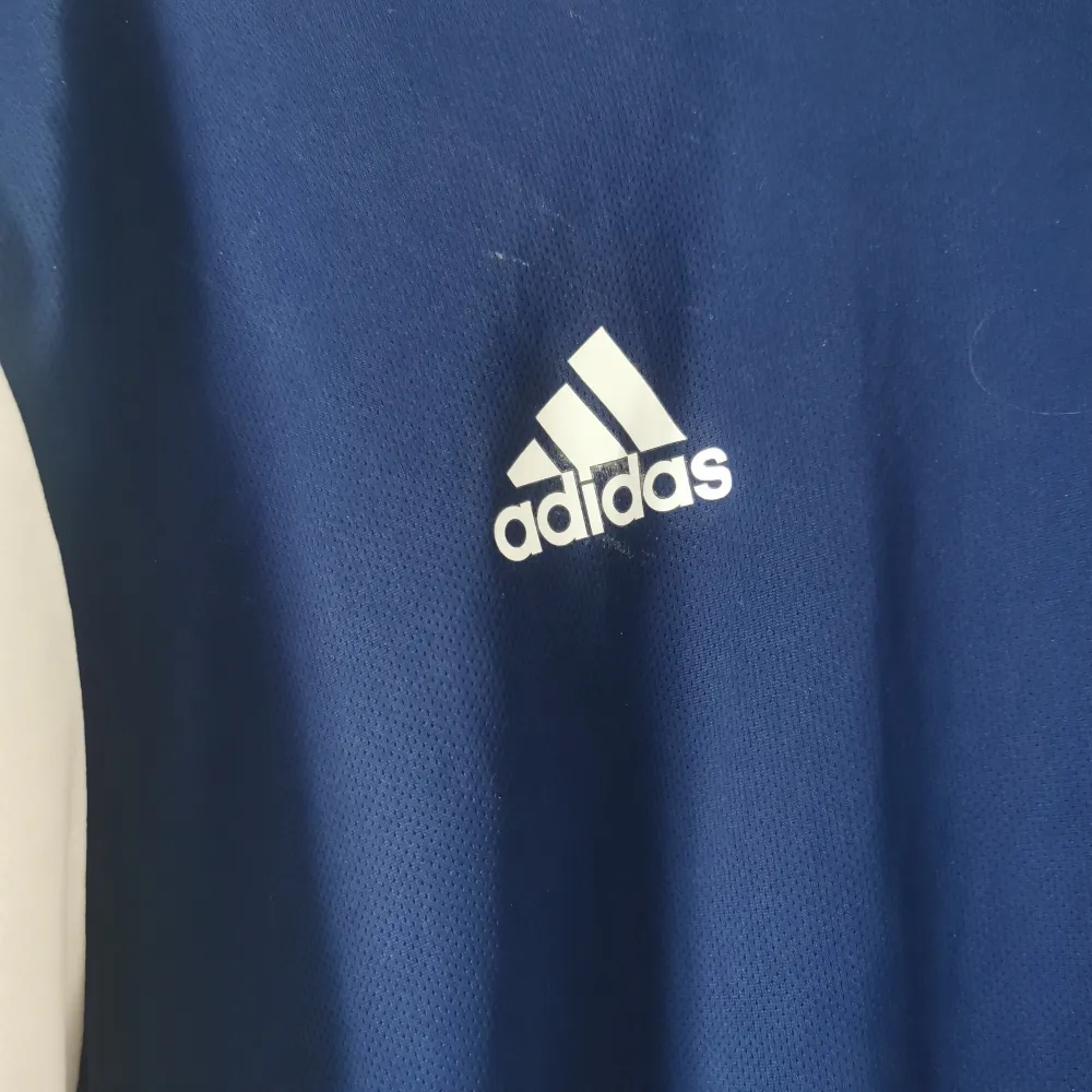 Adidas t-shirt klimat  Storl 2 XXL Katt finns i hemmet  . Sport & träning.