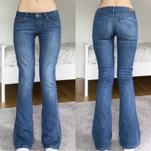 Lågmidjade jeans - Säljer dessa jag köpte på plick då jag har likadana hemma! Kom gärna med prisförslag!