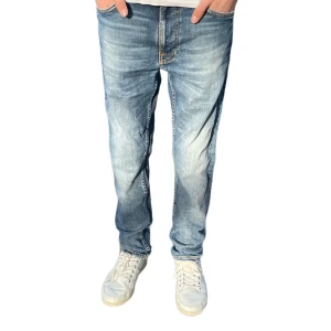 Nudie jeans lean Dean  - Riktigt feta nudie jeans i ljusblå färg! (Slim fit) storlek: W30 L30, modellen är 170cm och väger 50kg, passar dock större. Skick: 9/10 finns inga defekter! Skriv såklart om ni har några frågor!🙌