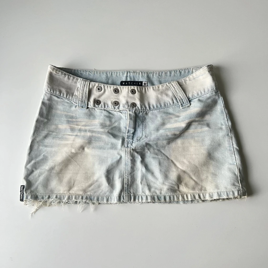 Lågmidjad jeanskjol