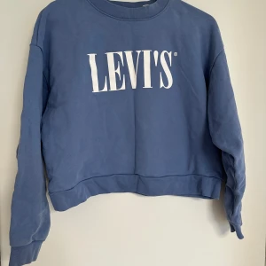 Levi’s tröja  - Levis tröja XS. Använd väldigt lite. Nypris: 699:-   