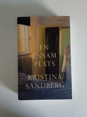 En ensam plats - Köpt på Akademibokhandeln, aldrig läst