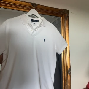 Ralph lauren piké  - Säljer min oanvända piké från ralph lauren. Den är storlek M
