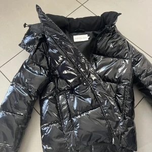 Calvin Klein jacka  - Fint skick, nästan aldrig använd