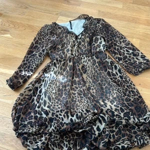 Söt chiffongklänning - Så söt chiffonklänning!