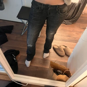 Ltb jeans - Super snygga och trendiga ltb jeans! Använt ett fåtal gånger så i superbra skick💕 skriv vid frågor/bilder, pris kan diskuteras vid snabb affär🤝nypris 799 !!Är 168-169!! 