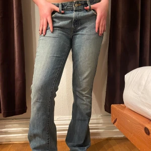 Levis Jeans Bootcut  - Vintage Levis Bootcut jeans, köpta från Beyond Retro. Är ungefär i storlek M/38, är lite slitna vid foten