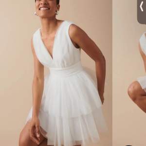 Sälger denna superfina vita klänning från Gina då den var menad till studenten men jag hittade en annan klänning som passade mig bättre💗Lappar finns kvar och inte använd. Bra i storlek! Skriv för fler bilder 