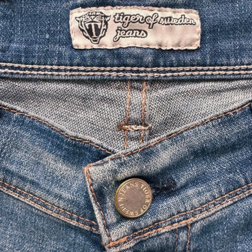 Snygga Tiger Of Sweden Jeans i storlek 30/32. Tveka inte att skriva ifall du undrar nått! . Jeans & Byxor.
