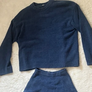 Arket set - Ett set från arket. Kjolen är aldrig använd och med prislappar kvar💗