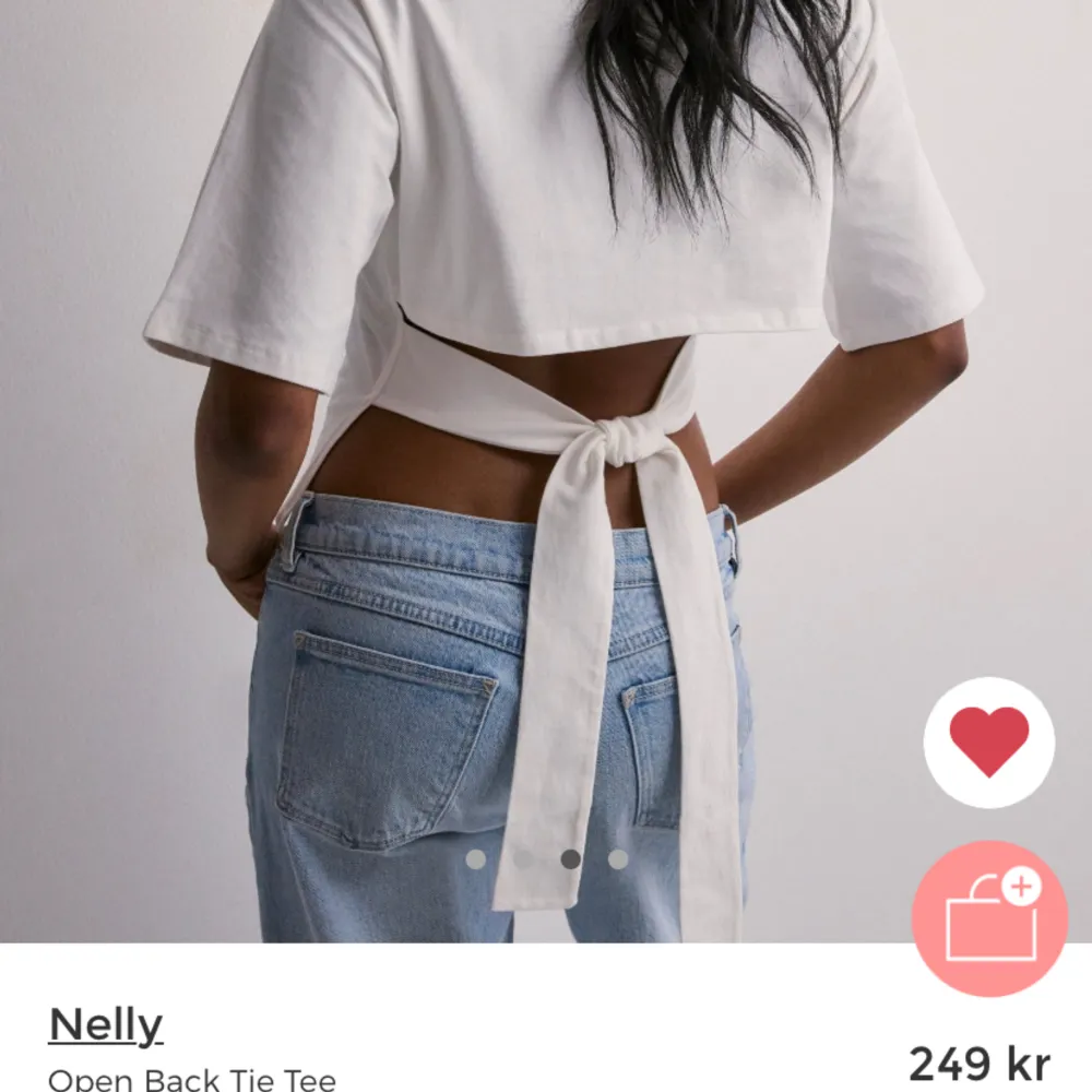 SÖKER!! Söker denna tröja ifrån Nelly i storlek XS, hör av dig om du säljer❤️. T-shirts.