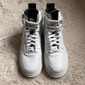 Air force one (AF-1) - Helt nya. Vill sälja dem för att jag inte tycker om designen längre. 