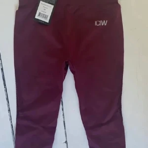 Vinröda träningstights  - Från ICIW!! Endast provade 