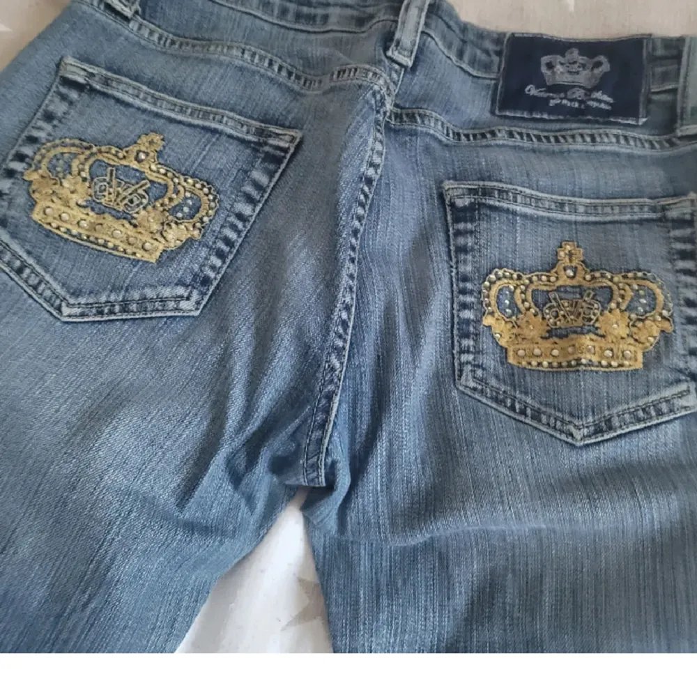 Säljer Victoria Beckham jeans Stl 29 Rock&Republick Midja 35cm Innerben 74cm. Jeans & Byxor.