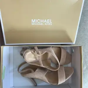 Nora sandal  Michael kors  