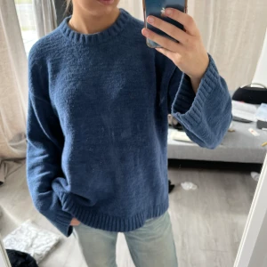 Arket tröja - Super snygg stickad tröja från arket endast använd två gånger. Super bra skick🎀💞