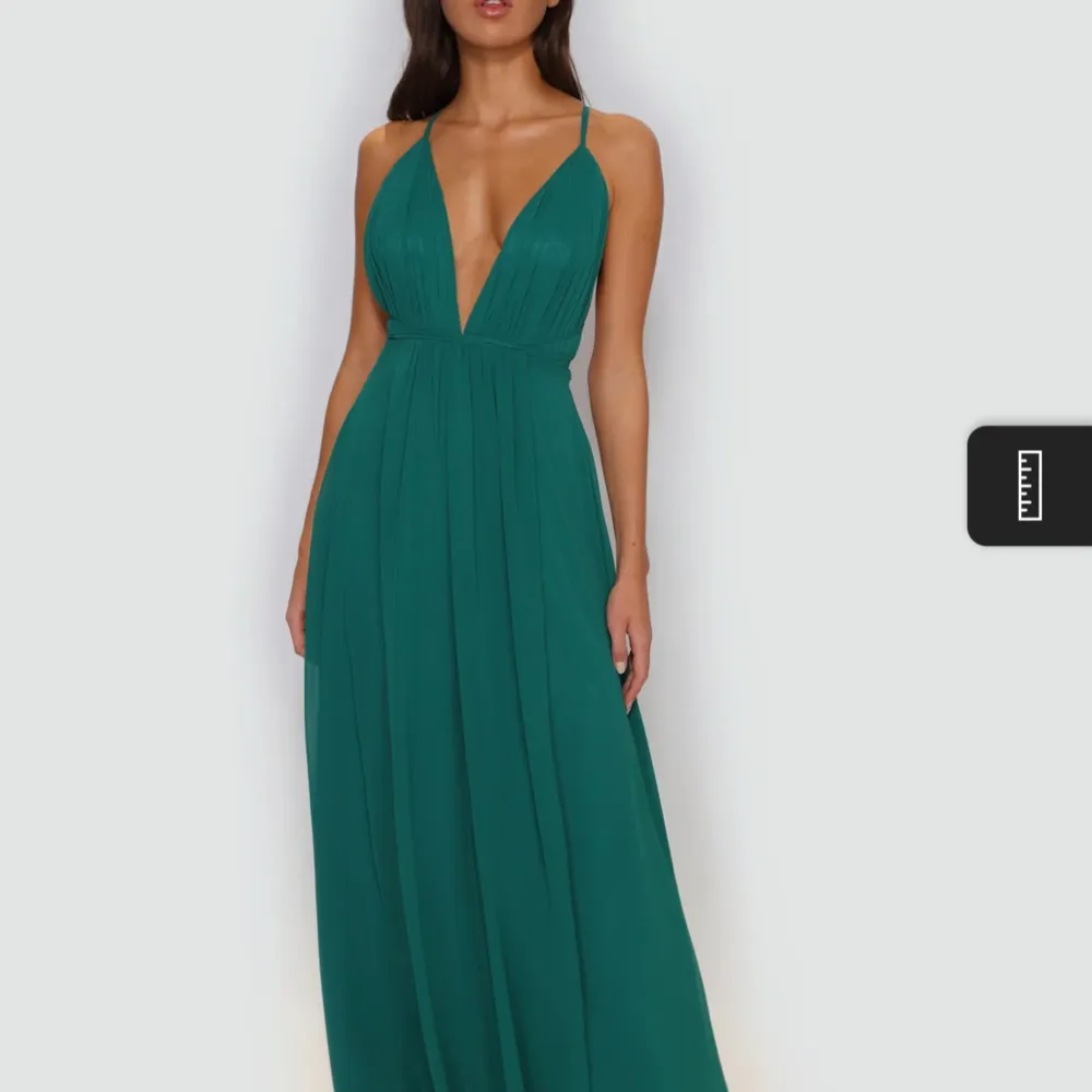 Säljer nu min gröna balklänninng ifrån Ivory field  i storlek 36. Den är i fint skick. 700kr. Skriv för fler bilder💕 . Klänningar.