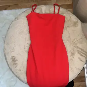 Röd tight snygg klänning från Nelly❤️