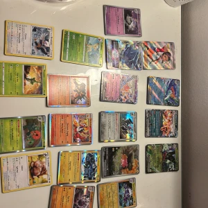 Rare Pokémon kort -  Längst upp är alla som är mest värda och de som är nere är mindre värda