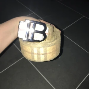 Burberry bälte - Hej ett bälte som är testad är i top skick pris kan diskuteras 