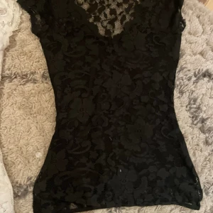 Spetströja  - En jättefin tröja som inte kommer till användning💘