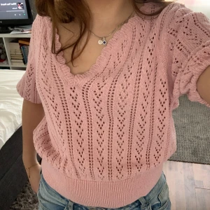 Rosa Stickad tröja  - Gullig stickad tröja från ONLY! Pris kan diskuteras 🫶🏻