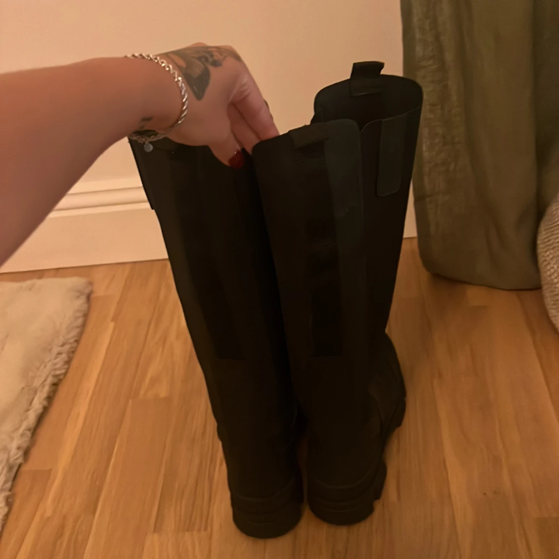 svarta stövlar  - 91
