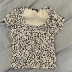 Brandy melville topp - Köptes för ett tag sen💘 fint skick, aldrig andvänt💞 fint till sommaren