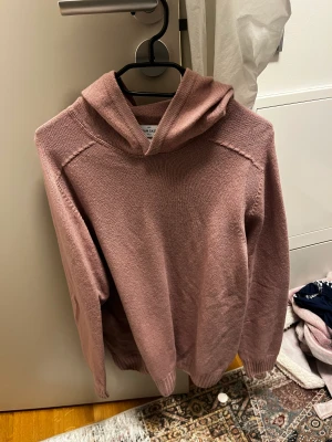 Gran Sasso hoodie, helt ny - Helt ny Gran Sasso hoodie, köpt i Milano för ca 2500 kr