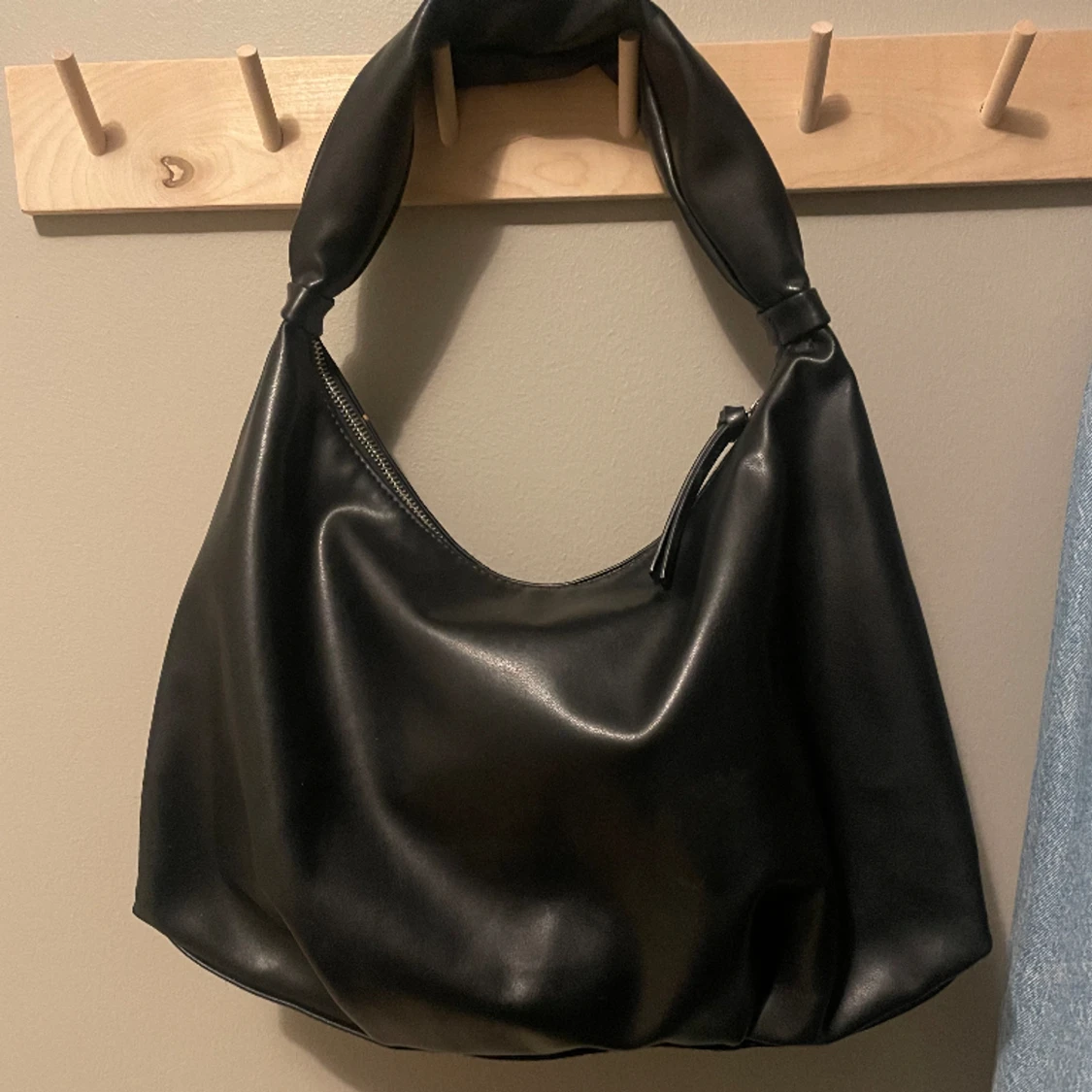 Större handväska från H&M