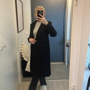 Kappa - Säljer min kappa från New Yorker. Storlek XS.