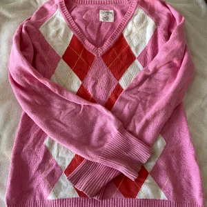 Tröja - En cool grandpasweater som inte används längre. Köparen står för frakt och pris kan diskuteras❣️storlek L