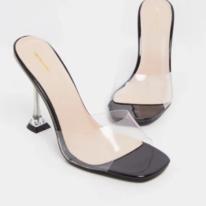 Klackskor från plt - Helt nya klackar, aldrig använda från plt ordinarie pris 435kr.