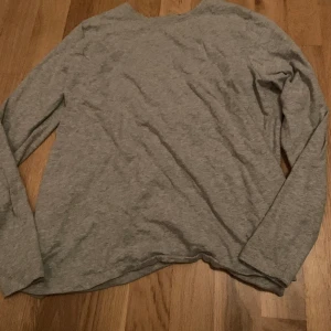 Tröja  - Vanlig basic tröja 