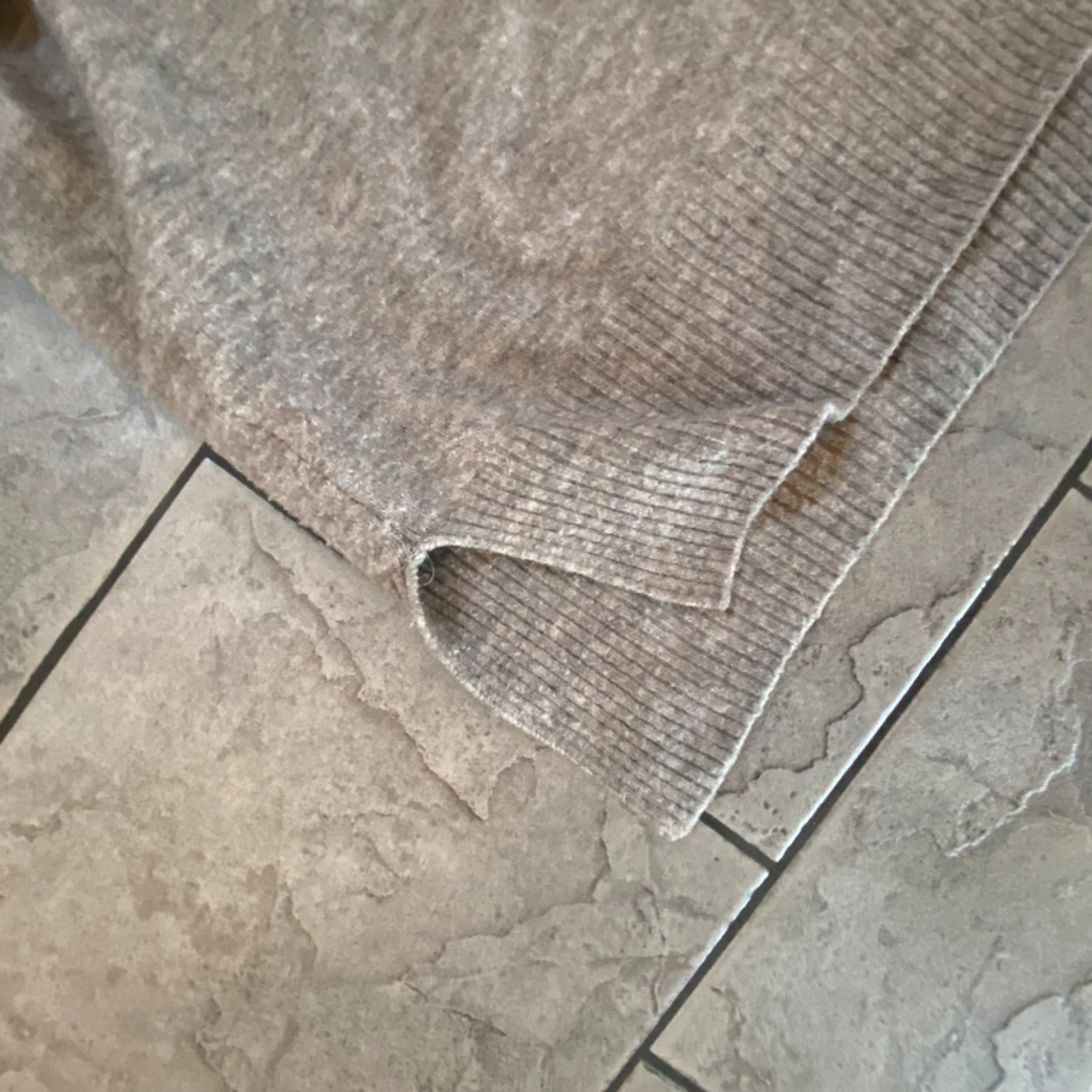 Grå stickad klänning🩶 - 91