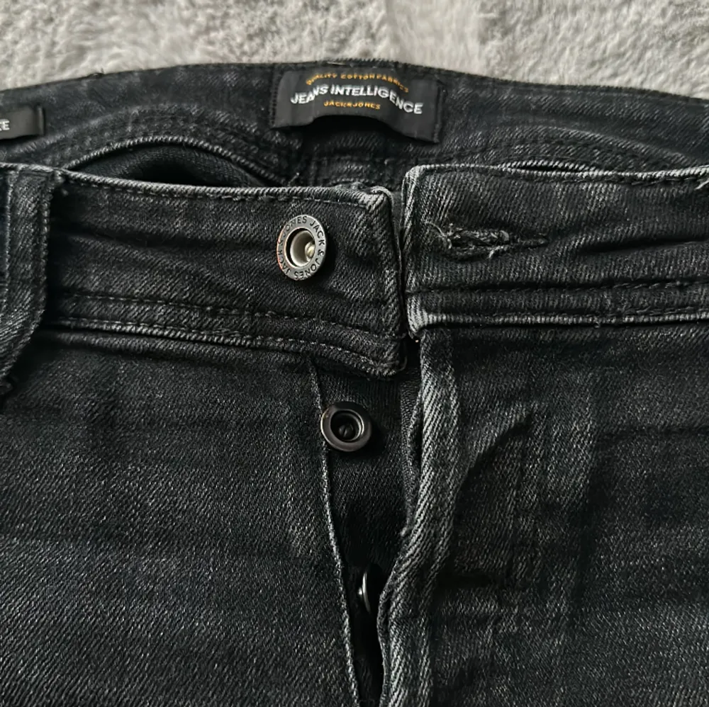 Bra kvalitet nästan helt ny byxor . Jeans & Byxor.