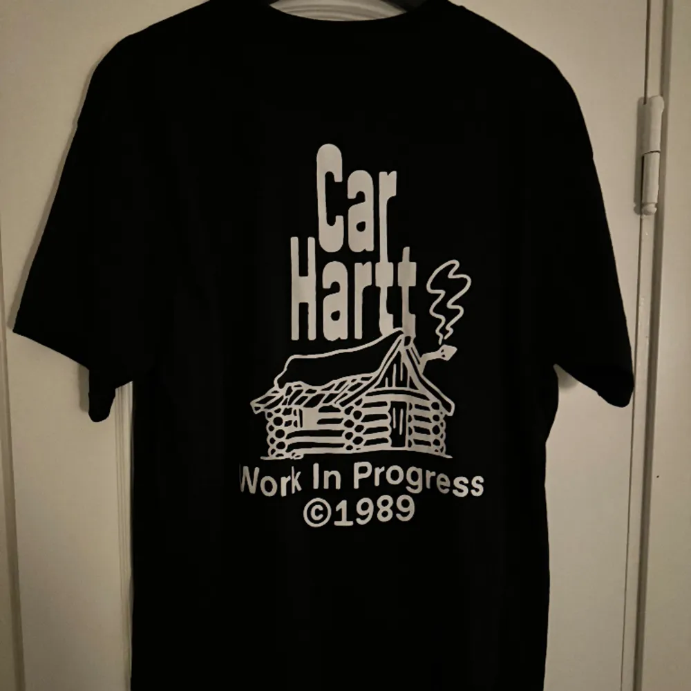 T-shirt från Carhartt i fint skick. T-shirts.