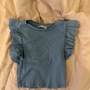 Zara sommar linne - Blått gulligt sommarlinne från Zara   Storlek : S 