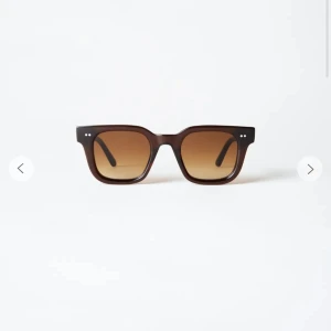 Chimi 04 L - Säljer ett par chimi 04 i den lite större varianten! Perfekta om vanliga 04or är lite små. Knappt använda då jag har fyra andra! Dem är bruna, skriv för fler bilder!💕💖💕