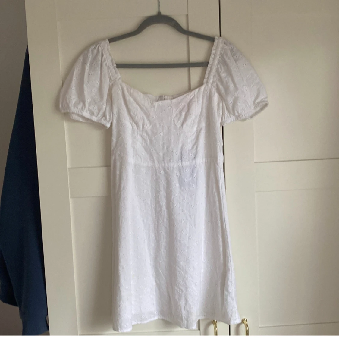 Vit klänning från pull and bear, Sadie sink - 90