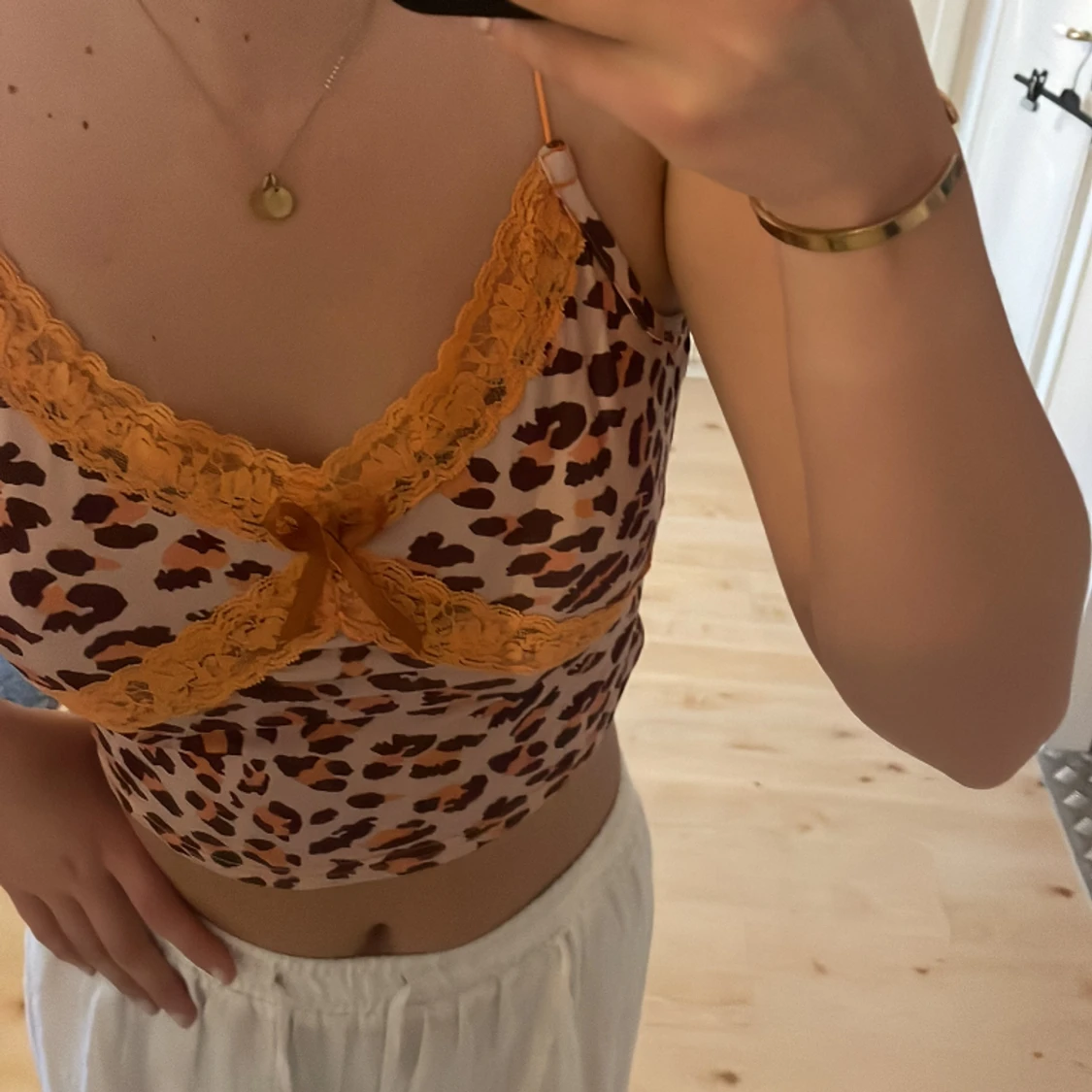 Linne i leopard  - 90