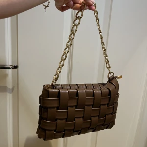 Axelväska - Axelväska från PLT