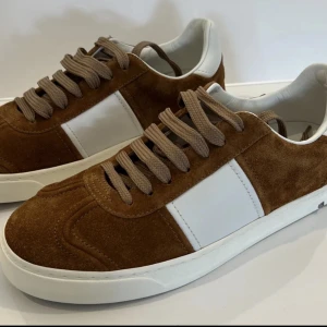 Valentino flycrew - Säljer flycrewsen då jag inte använder dem dem e i nyskick alla spikar e kvar priset går att snacka om men inte jätte mycket, mvh Grischarna