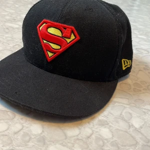 New era keps - New era limiter edition keps, storlek 7 (56cm) nypris 449 Kan tänka mig att gå ner i pris vid snabb affär